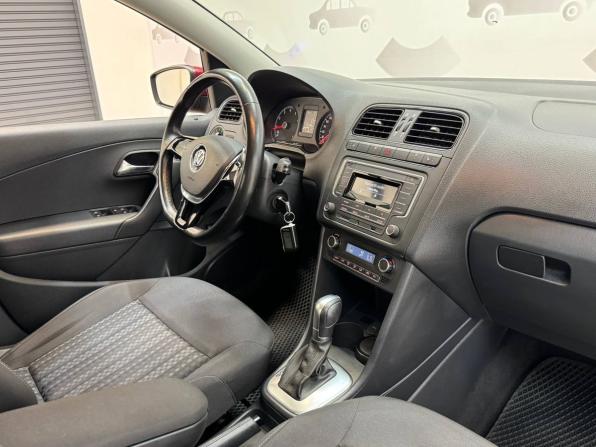 Volkswagen Polo V Рестайлинг с пробегом 2017 года, цена 1 400 000 рублей, 54865 км, седан, Автокод Объявления