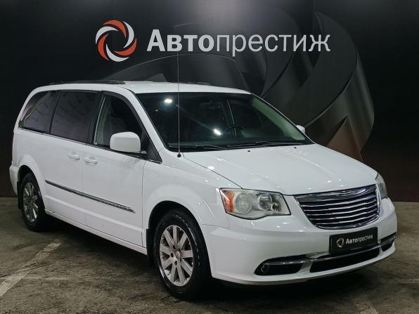 Chrysler Town &amp; Country V Рестайлинг с пробегом 2016 года, цена 1 700 000 рублей, 161980 км, минивэн, Автокод Объявления