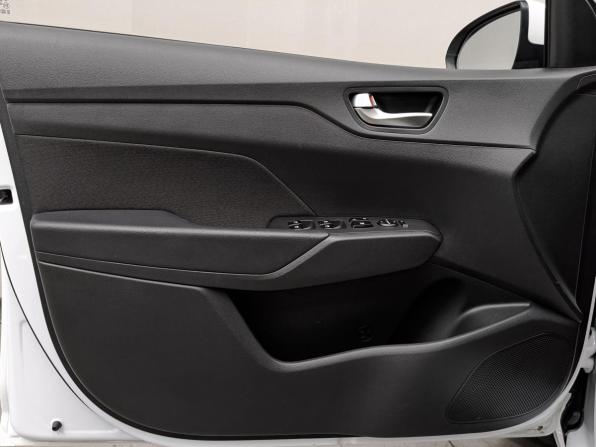 Hyundai Solaris II Рестайлинг с пробегом 2022 года, цена 1 699 000 рублей, 72047 км, седан, Автокод Объявления