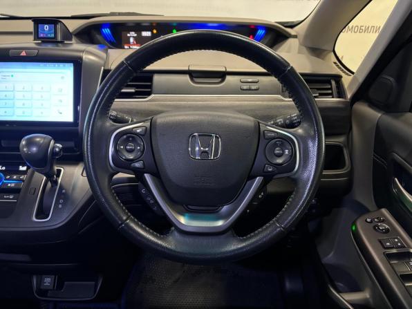 Honda Freed II с пробегом 2018 года, цена 1 599 000 рублей, 63000 км, компактвэн, Автокод Объявления