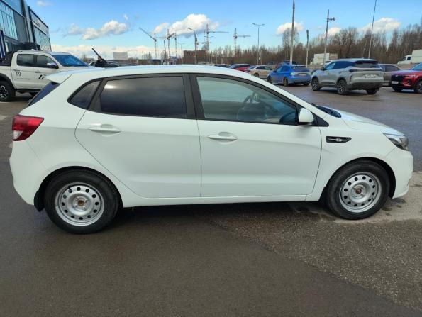 Kia Rio III Рестайлинг с пробегом 2017 года, цена 934 000 рублей, 126600 км, хэтчбек, Автокод Объявления