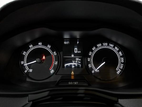 Skoda Rapid II с пробегом 2021 года, цена 1 555 000 рублей, 72188 км, лифтбек, Автокод Объявления
