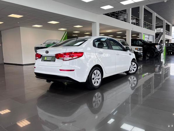 Kia Rio III Рестайлинг с пробегом 2016 года, цена 995 000 рублей, 156383 км, седан, Автокод Объявления