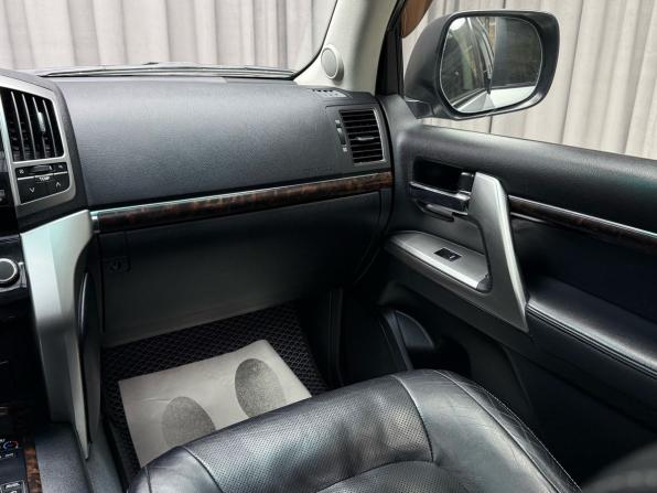 Toyota Land Cruiser 200 Series Рестайлинг 1 с пробегом 2013 года, цена 3 759 000 рублей, 244860 км, внедорожник, Автокод Объявления
