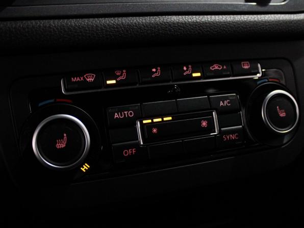 Volkswagen Tiguan I Рестайлинг с пробегом 2012 года, цена 1 049 000 рублей, 240500 км, внедорожник, Автокод Объявления