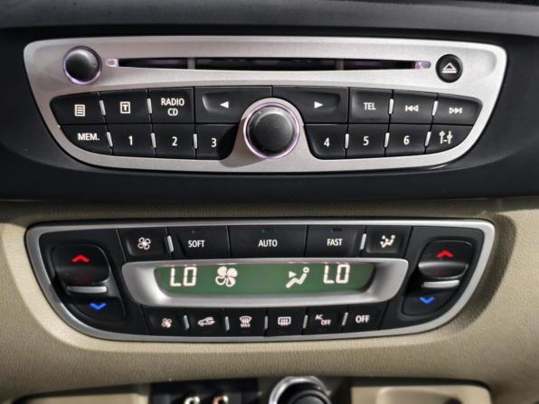 Renault Scenic III с пробегом 2011 года, цена 675 000 рублей, 297436 км, компактвэн, Автокод Объявления