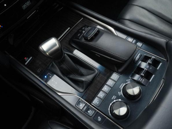 Lexus LX III Рестайлинг 2 с пробегом 2017 года, цена 9 500 000 рублей, 163902 км, внедорожник, Автокод Объявления