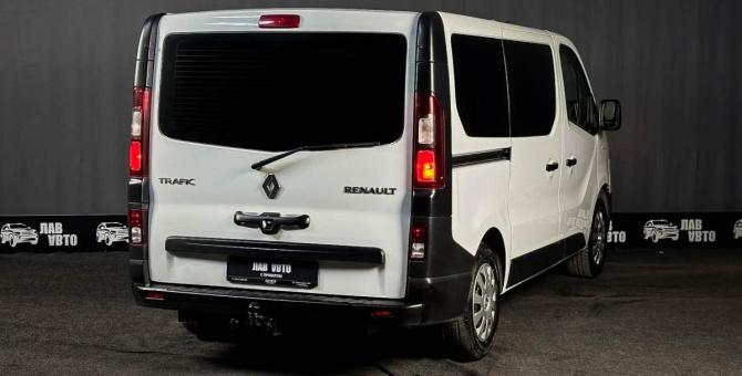 Renault Trafic III с пробегом 2017 года, цена 2 000 000 рублей, 205010 км, минивэн, Автокод Объявления
