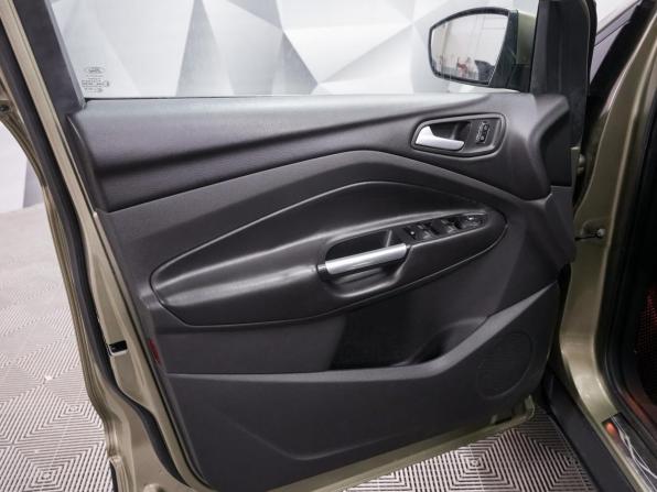 Ford Kuga II с пробегом 2012 года, цена 1 122 000 рублей, 200000 км, внедорожник, Автокод Объявления