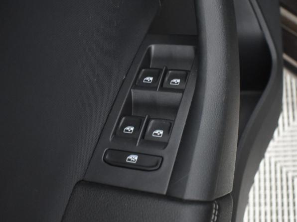 Skoda Rapid I Рестайлинг с пробегом 2017 года, цена 1 398 790 рублей, 99795 км, лифтбек, Автокод Объявления