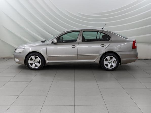 Skoda Octavia II (A5) Рестайлинг с пробегом 2011 года, цена 1 048 000 рублей, 131660 км, лифтбек, Автокод Объявления