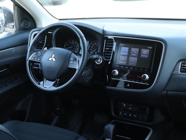 Mitsubishi Outlander III Рестайлинг 3 с пробегом 2021 года, цена 2 980 000 рублей, 36139 км, внедорожник, Автокод Объявления