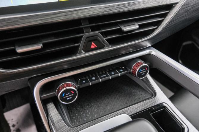 Geely Tugella I Рестайлинг с пробегом 2024 года, цена 3 559 000 рублей, 40600 км, внедорожник, Автокод Объявления
