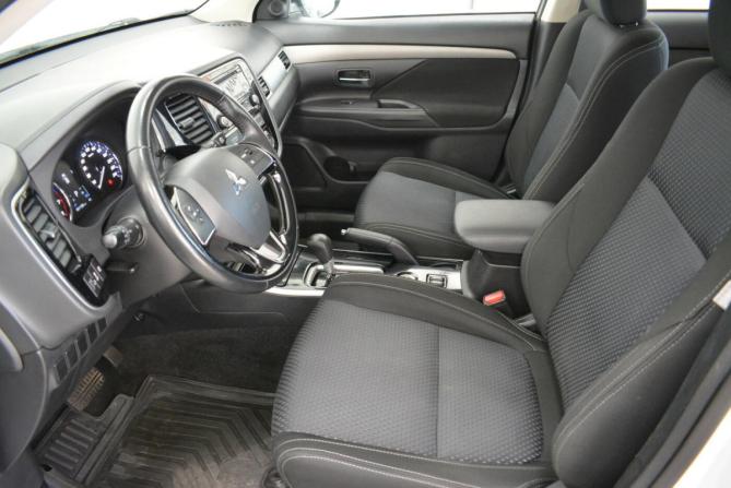 Mitsubishi Outlander III Рестайлинг 2 с пробегом 2017 года, цена 1 989 000 рублей, 91000 км, внедорожник, Автокод Объявления