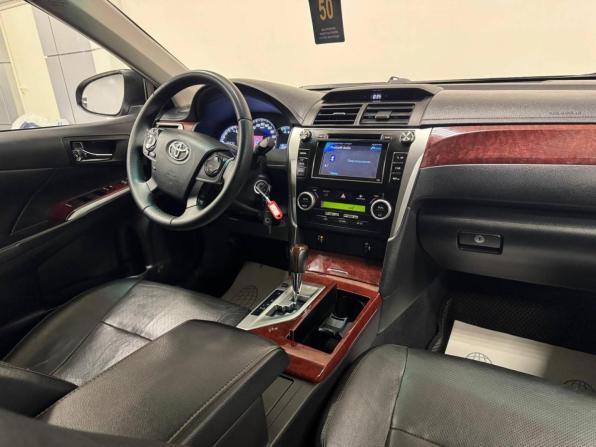 Toyota Camry VII (XV50) с пробегом 2013 года, цена 1 039 000 рублей, 131947 км, седан, Автокод Объявления