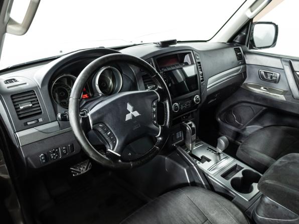 Mitsubishi Pajero IV Рестайлинг 1 с пробегом 2011 года, цена 1 529 585 рублей, 222474 км, внедорожник, Автокод Объявления