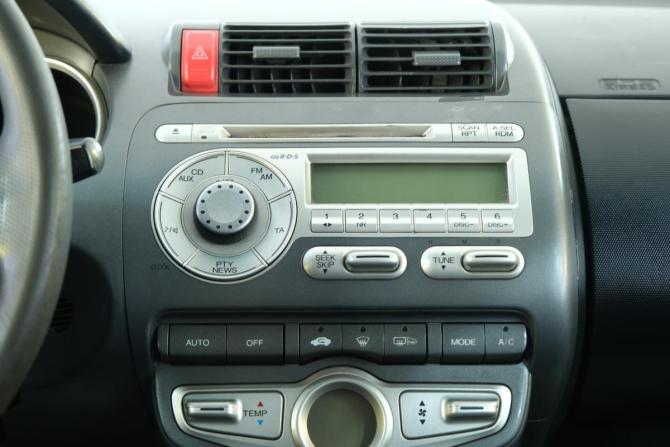 Honda Jazz I Рестайлинг с пробегом 2006 года, цена 679 000 рублей, 187000 км, хэтчбек, Автокод Объявления