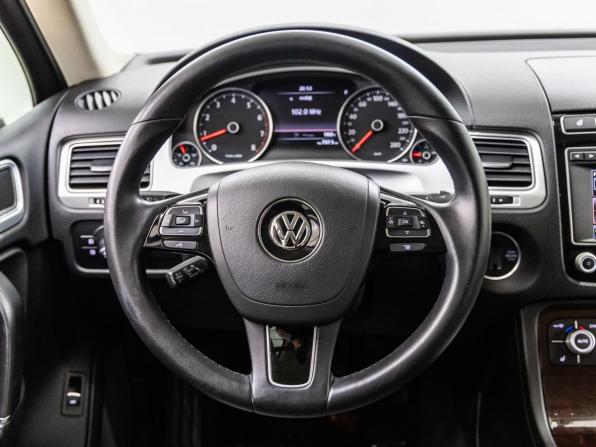 Volkswagen Touareg II Рестайлинг с пробегом 2015 года, цена 3 098 000 рублей, 169678 км, внедорожник, Автокод Объявления