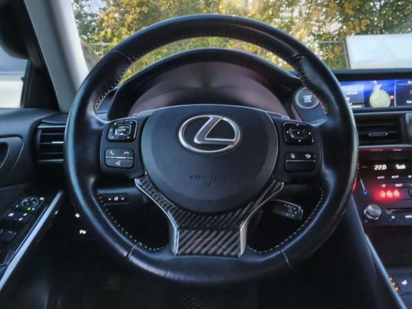 Lexus IS III Рестайлинг с пробегом 2018 года, цена 2 850 000 рублей, 102746 км, седан, Автокод Объявления