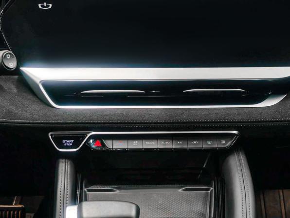 Geely Monjaro I с пробегом 2024 года, цена 3 629 900 рублей, 23000 км, внедорожник, Автокод Объявления
