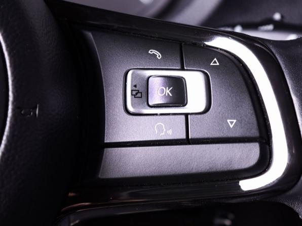 Volkswagen Polo V Рестайлинг с пробегом 2020 года, цена 1 349 000 рублей, 89530 км, седан, Автокод Объявления