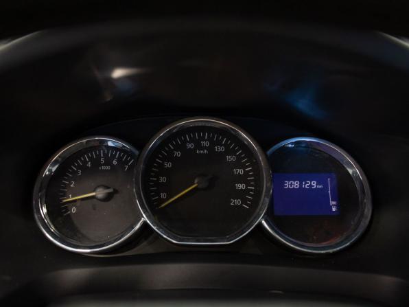 Renault Logan II с пробегом 2015 года, цена 570 000 рублей, 308129 км, седан, Автокод Объявления