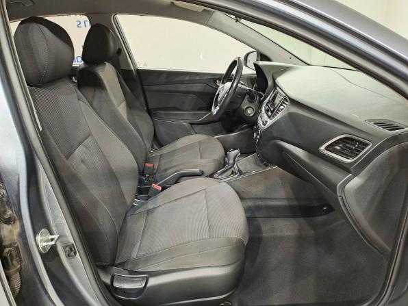 Hyundai Solaris II с пробегом 2017 года, цена 1 290 000 рублей, 119454 км, седан, Автокод Объявления