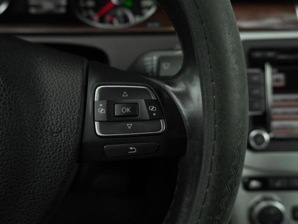 Volkswagen Passat B7 с пробегом 2012 года, цена 1 269 000 рублей, 157843 км, седан, Автокод Объявления