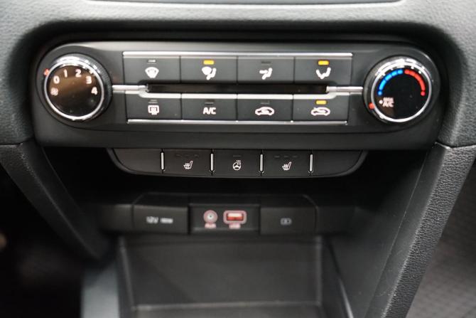 Kia Ceed III с пробегом 2019 года, цена 1 688 000 рублей, 179624 км, универсал, Автокод Объявления