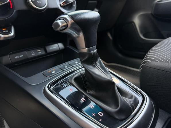 Kia Rio IV с пробегом 2018 года, цена 1 400 000 рублей, 87500 км, седан, Автокод Объявления