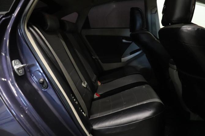 Toyota Prius III (XW30) с пробегом 2011 года, цена 900 000 рублей, 257814 км, лифтбек, Автокод Объявления