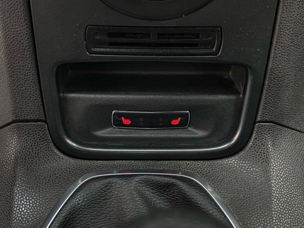 Ford Fiesta Mk6 Рестайлинг с пробегом 2015 года, цена 870 000 рублей, 98459 км, седан, Автокод Объявления