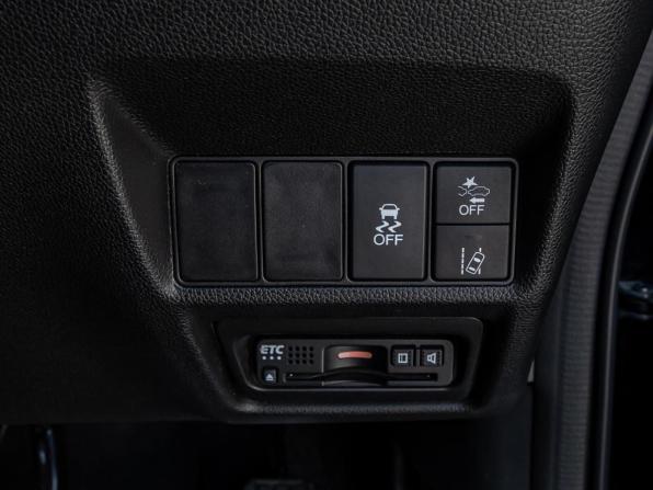 Honda Stepwgn V Рестайлинг с пробегом 2018 года, цена 2 450 000 рублей, 93367 км, минивэн, Автокод Объявления