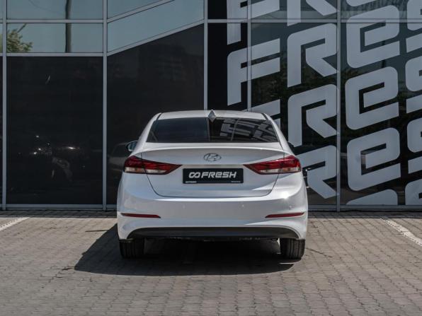 Hyundai Elantra VI (AD) с пробегом 2018 года, цена 1 395 000 рублей, 170867 км, седан, Автокод Объявления
