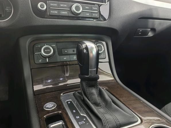 Volkswagen Touareg II Рестайлинг с пробегом 2015 года, цена 2 139 000 рублей, 151000 км, внедорожник, Автокод Объявления