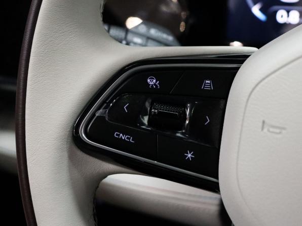 Geely Monjaro I с пробегом 2023 года, цена 3 399 000 рублей, 1925 км, внедорожник, Автокод Объявления
