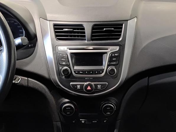 Hyundai Solaris I Рестайлинг с пробегом 2016 года, цена 680 000 рублей, 131591 км, седан, Автокод Объявления