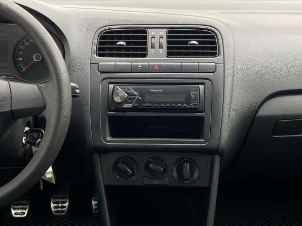 Volkswagen Polo V Рестайлинг с пробегом 2015 года, цена 350 000 рублей, 208865 км, седан, Автокод Объявления