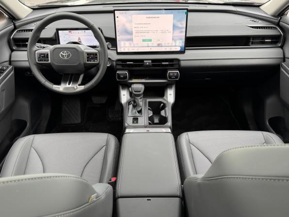 Toyota RAV4 VI (XA60) с пробегом 2026 года, цена 4 550 000 рублей, 10 км, внедорожник, Автокод Объявления