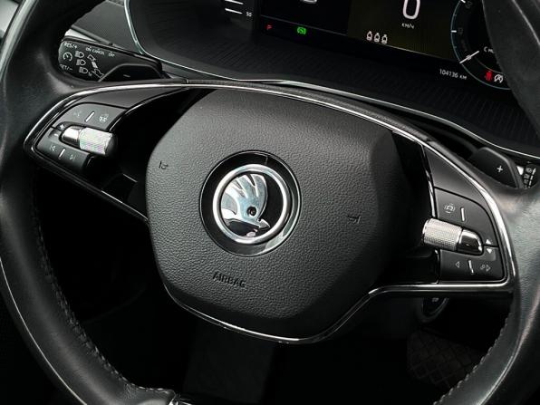 Skoda Octavia IV (A8) с пробегом 2021 года, цена 2 166 400 рублей, 104136 км, лифтбек, Автокод Объявления