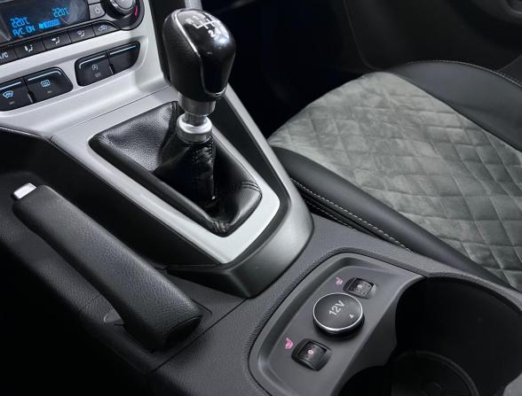 Ford Focus III с пробегом 2013 года, цена 890 000 рублей, 66383 км, седан, Автокод Объявления