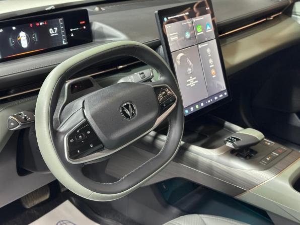 Changan Lamore с пробегом 2023 года, цена 2 370 000 рублей, 7555 км, седан, Автокод Объявления