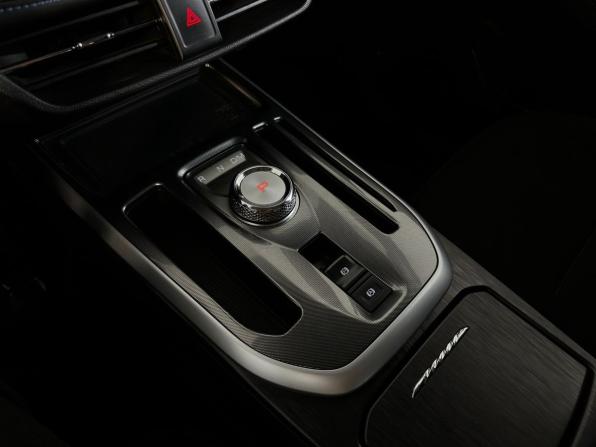 Haval Jolion I Рестайлинг с пробегом 2024 года, цена 1 999 900 рублей, 33000 км, внедорожник, Автокод Объявления