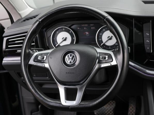 Volkswagen Touareg III с пробегом 2018 года, цена 4 749 000 рублей, 123677 км, внедорожник, Автокод Объявления