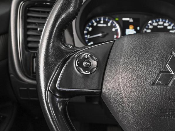 Mitsubishi Outlander III Рестайлинг 2 с пробегом 2017 года, цена 1 908 000 рублей, 182455 км, внедорожник, Автокод Объявления