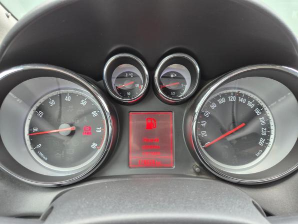 Opel Astra J с пробегом 2011 года, цена 650 000 рублей, 178553 км, хэтчбек, Автокод Объявления