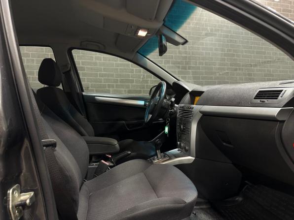 Opel Astra H Рестайлинг с пробегом 2010 года, цена 550 000 рублей, 148059 км, седан, Автокод Объявления