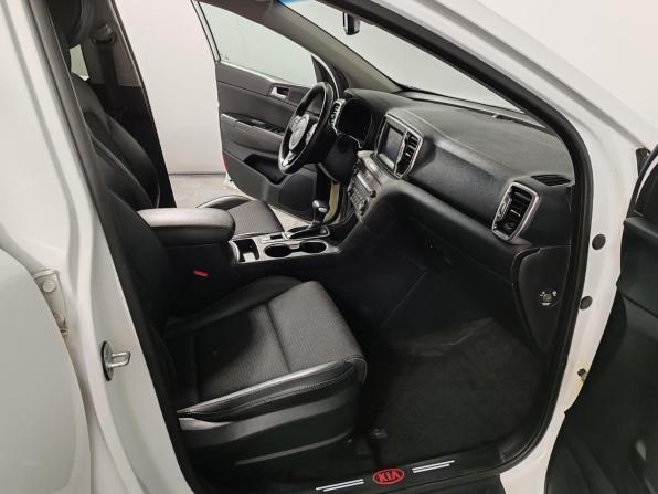 Kia Sportage IV Рестайлинг с пробегом 2018 года, цена 2 229 000 рублей, 74971 км, внедорожник, Автокод Объявления