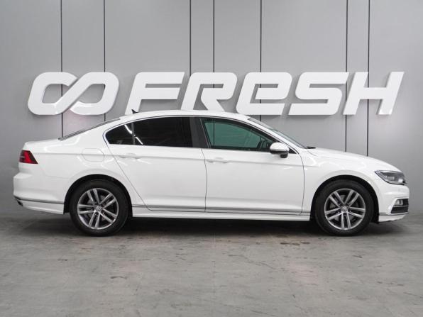 Volkswagen Passat B8 с пробегом 2018 года, цена 2 226 000 рублей, 235397 км, седан, Автокод Объявления