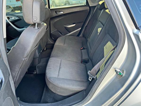 Opel Astra J с пробегом 2011 года, цена 585 000 рублей, 199142 км, хэтчбек, Автокод Объявления
